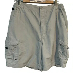 World Wide Sportsman Bass Pro Shops size 44 quick dry cargo shorts EUC